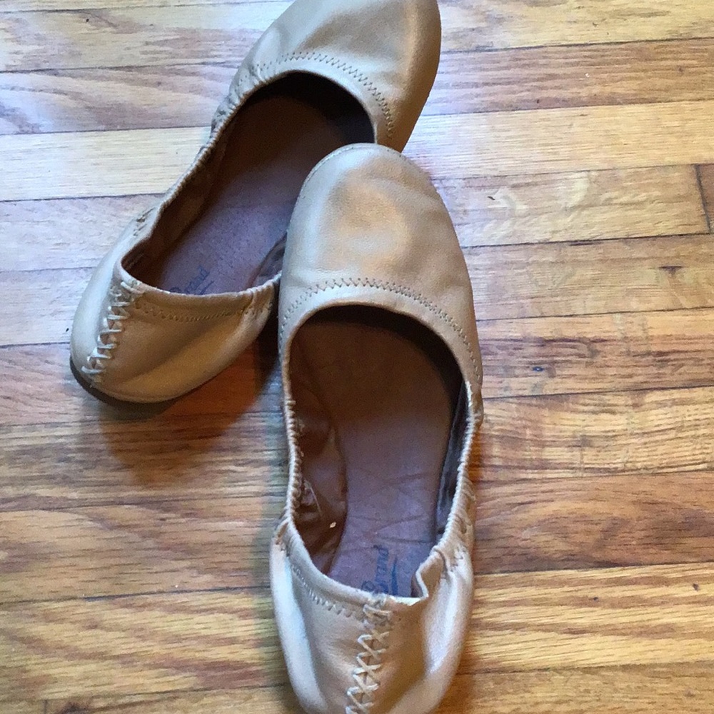 Lucky Brand womens flats size 8 tan/nude